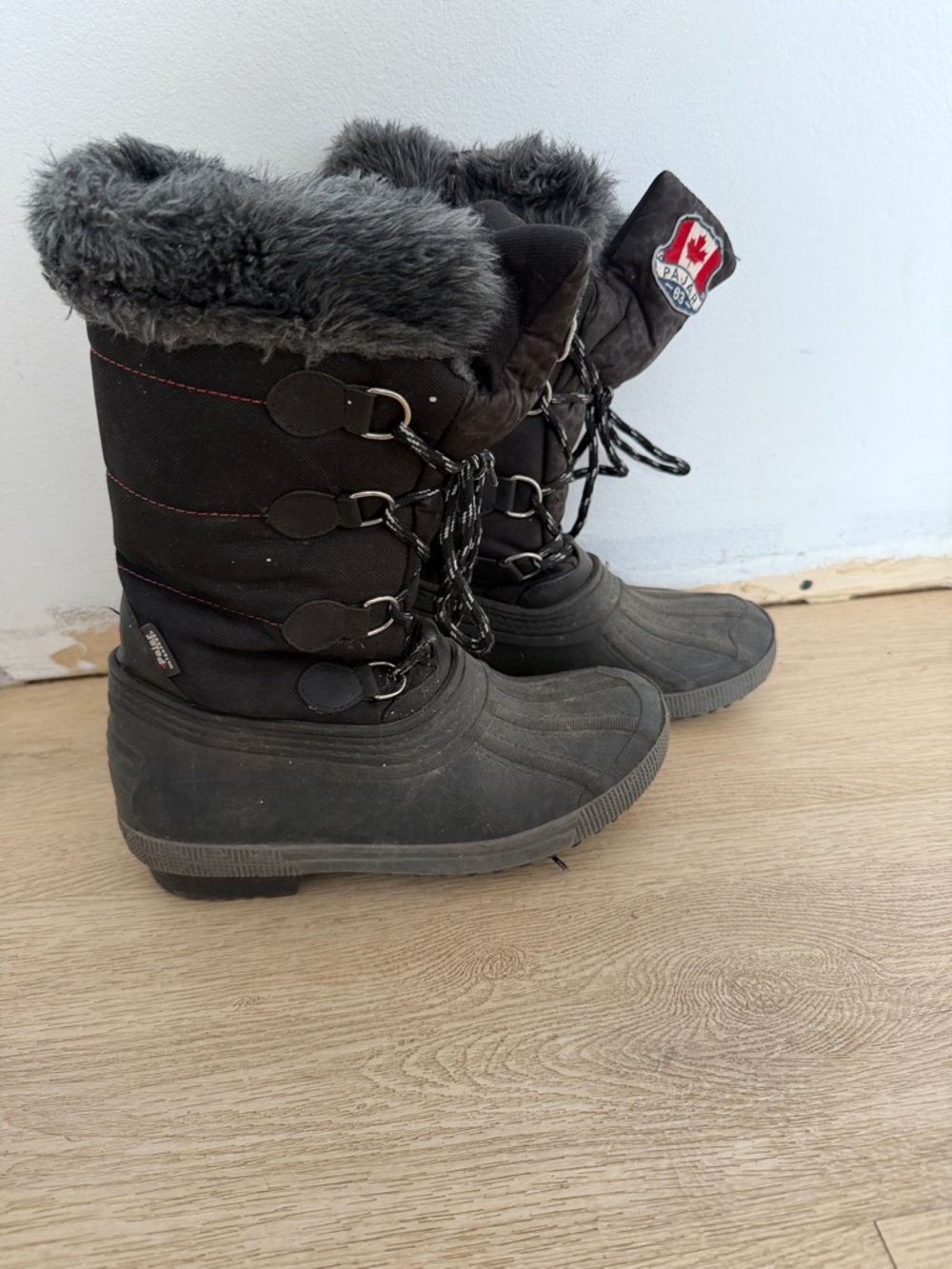 Pajar Black Winter Boots with Gray Faux Fur Cuff